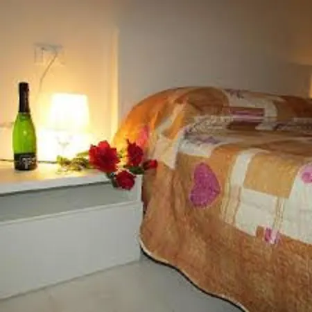 卢纳洛瑟拉套房公寓 博洛尼亚