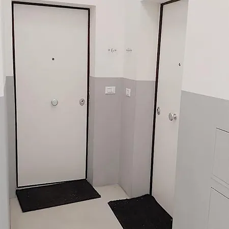 卢纳洛瑟拉套房公寓 * 博洛尼亚